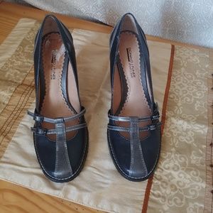 Donald j. Pilnar mid heel shoes